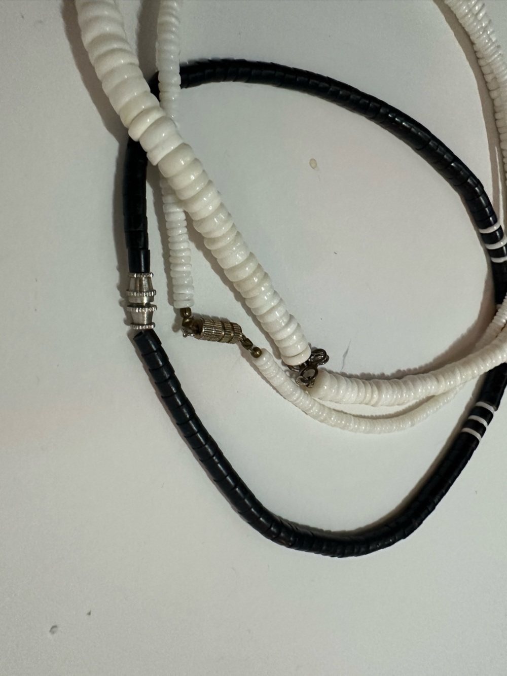 Hand made Shell necklaces + 1 shell bracelet - Picture 4 of 9